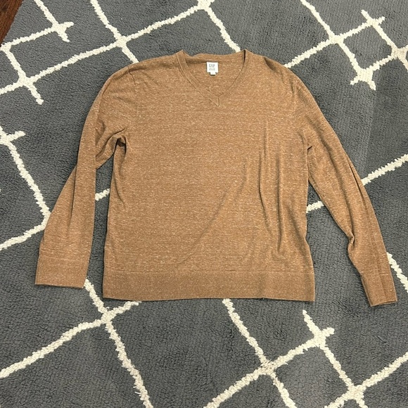 Men’s Light Brown Heathered Gap V-Neck Sweater - Picture 2 of 6